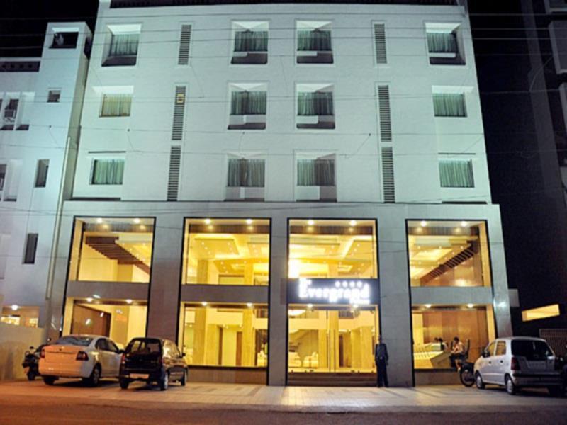 Hotel The Evergrand Palace Rádžkót Exteriér fotografie